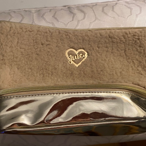 JUICY COUTURE - Brown/Tan Fuzzy Plush Faux Fur - Makeup Bag/Pouch - Picture 1 of 7